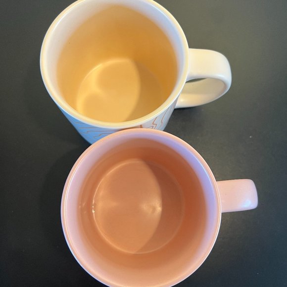 Set of 2  WK WHITNEY KERNEY Pastel Stoneware Mugs Abstract Incised Line Designs - Picture 5 of 7